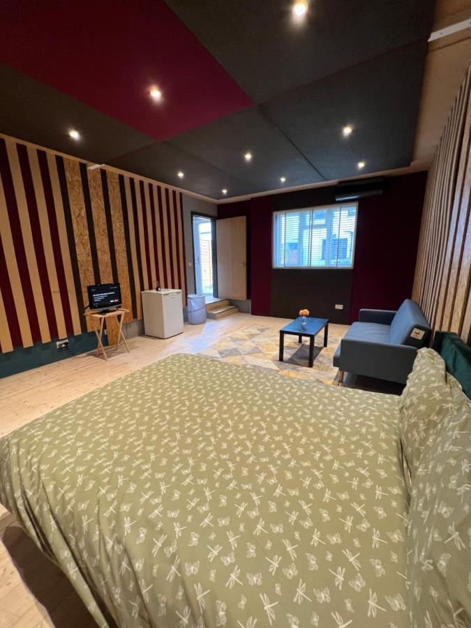 Newly Built Large Garden Ensuite Guest Studio Borehamwood Ngoại thất bức ảnh
