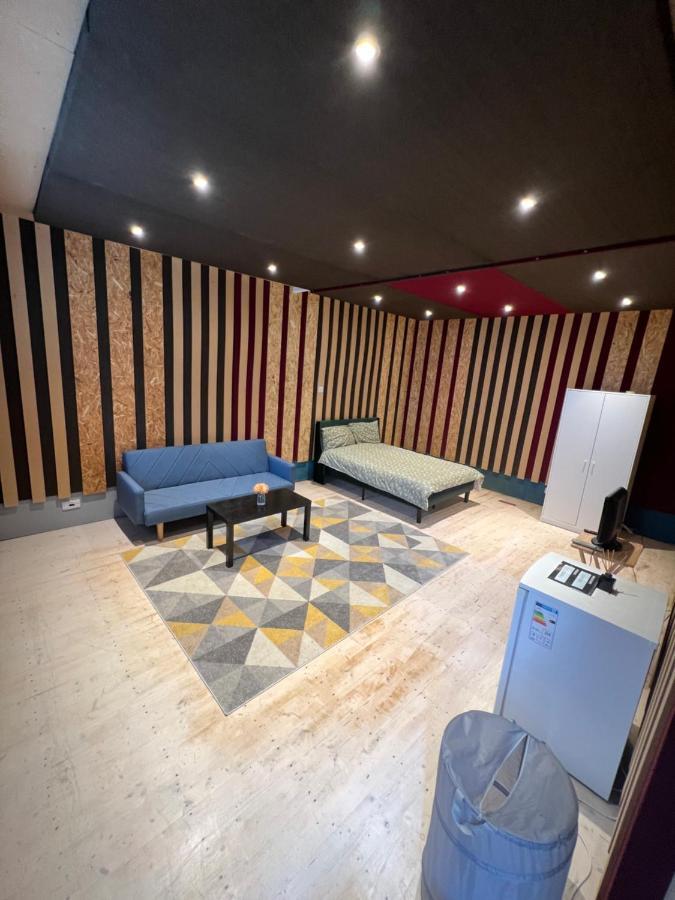 Newly Built Large Garden Ensuite Guest Studio Borehamwood Ngoại thất bức ảnh